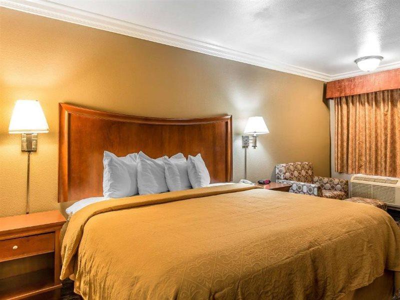 Quality Inn Lake Elsinore I-15 Exteriör bild