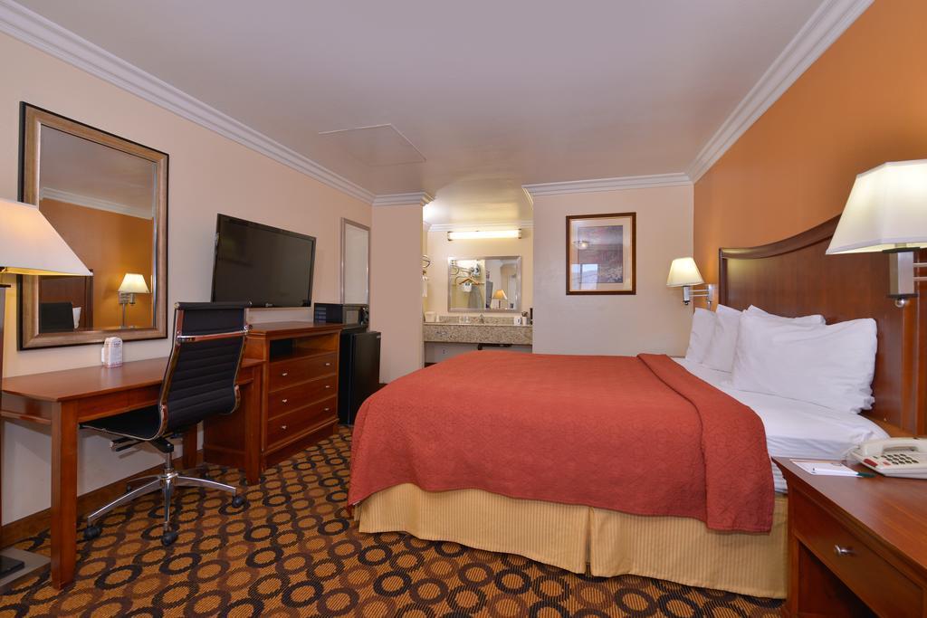 Quality Inn Lake Elsinore I-15 Exteriör bild