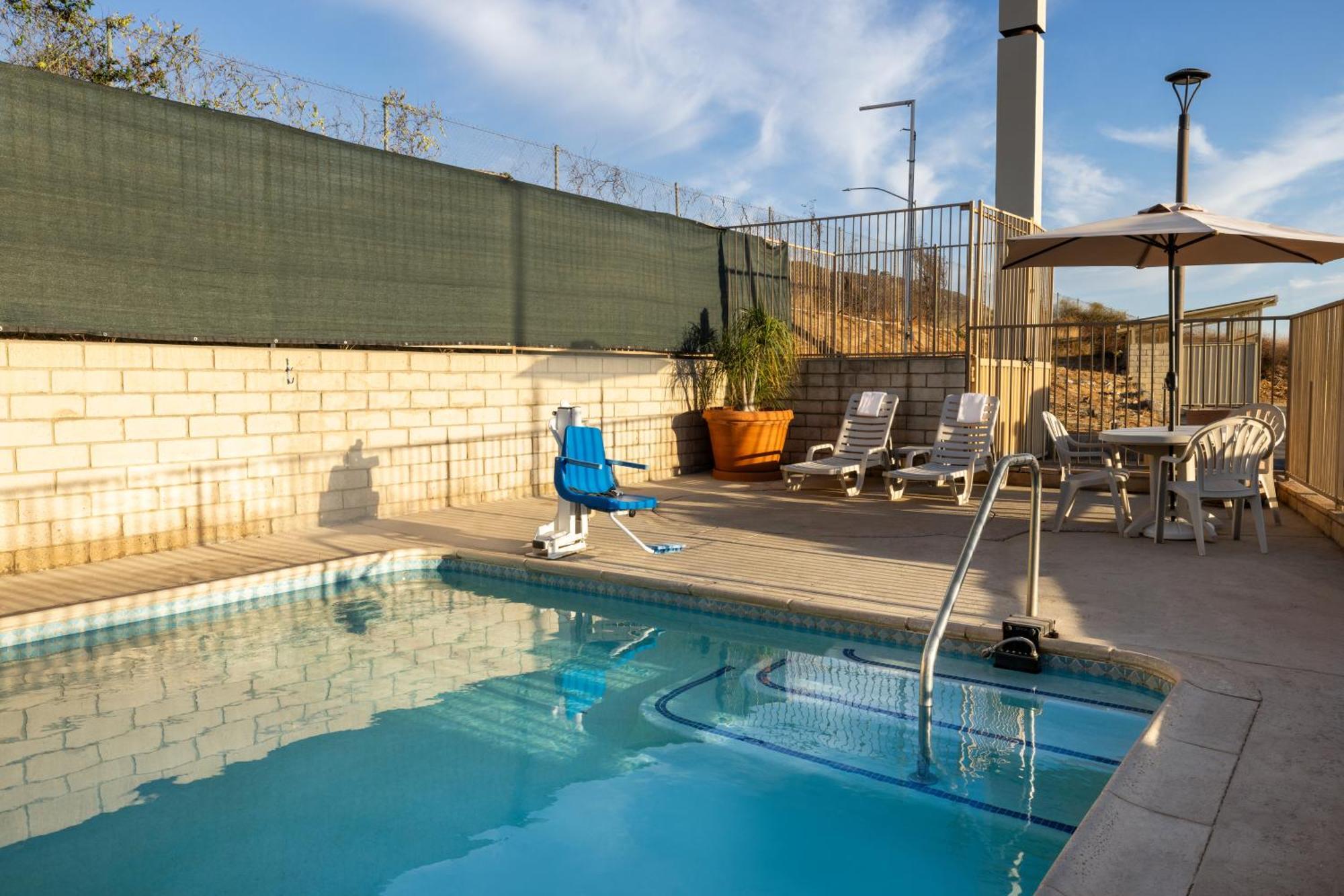 Quality Inn Lake Elsinore I-15 Exteriör bild